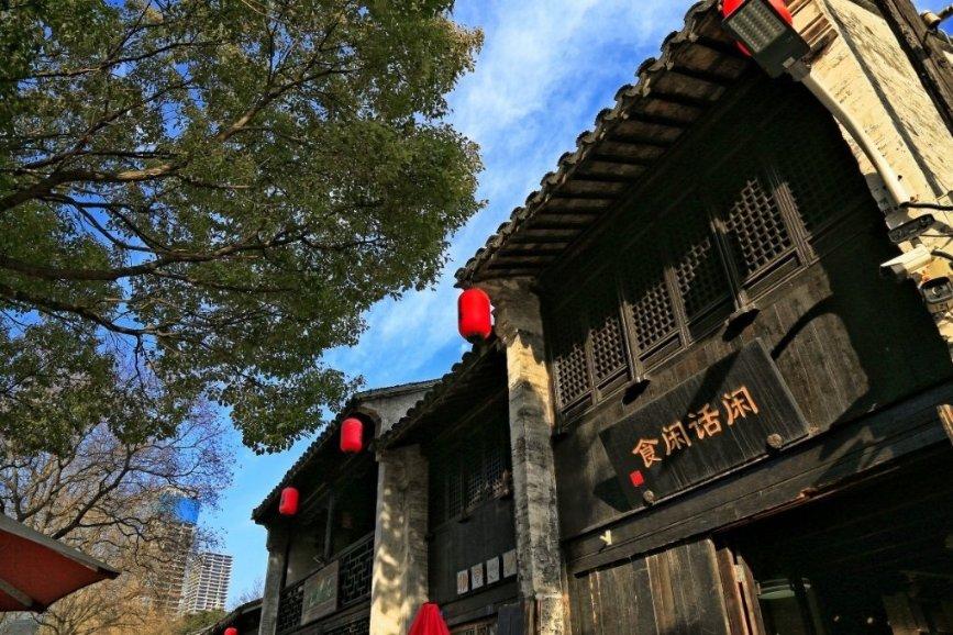 民生银行济南明湖支行：一辆助残车架起“爱心桥”